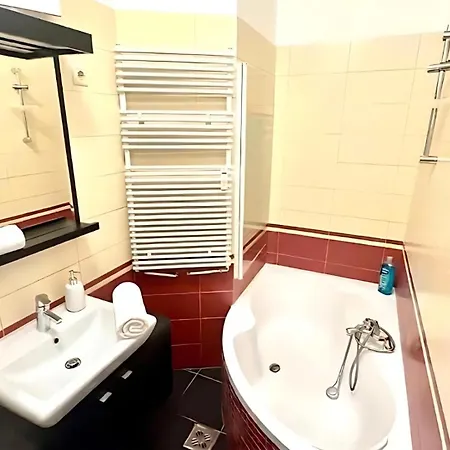 شقة Aura Residency - Balcony - Steps To Main Attractions *