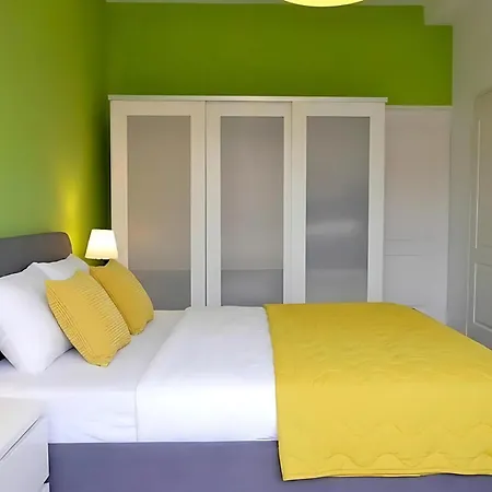 Aura Residency - Balcony - Steps To Main Attractions Апартаменты